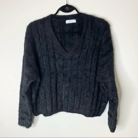 Oak and Fort Fuzzy Sweater V-neck Brushed Knit Black pullover fluffy Size XS - Picture 7 of 16
